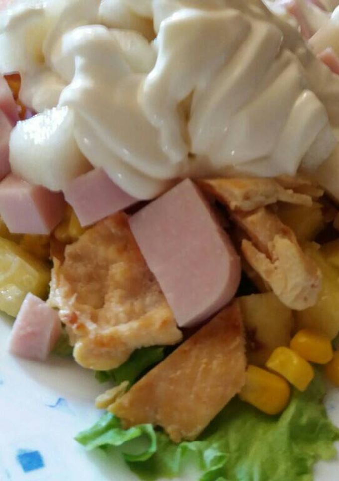 Una foto de Ensalada hawaiana de pollo con mayonesa