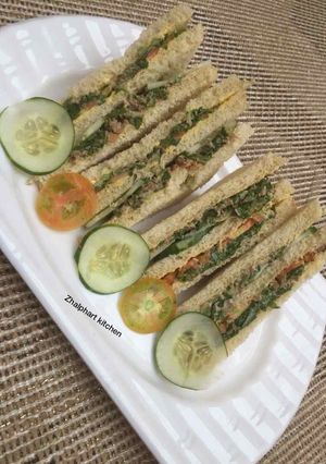 A picture of Sardine sandwich.