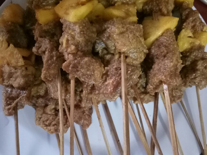 Ini dia! Bagaimana cara buat Sate daging sapi bumbu rempah hidangan Lebaran  sedap