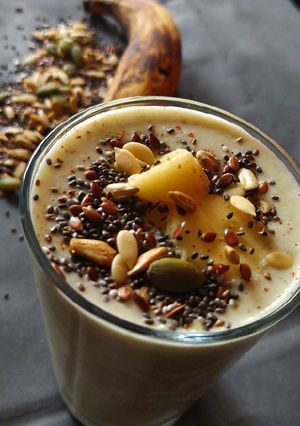 A picture of Banana oats smoothie.