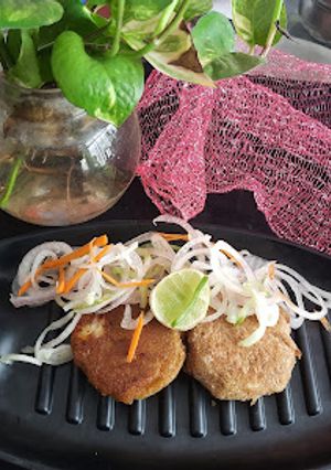 A picture of Cheese paneer bread tikki.
