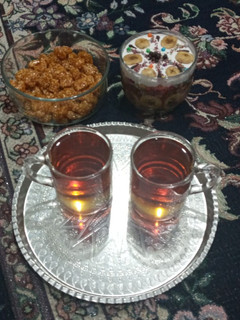 عکسی از دستور کنار چای دورنگ 🍨🍷