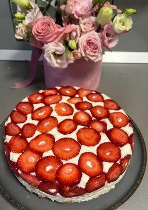 🍓 Sütés nélküli epres mascarponés torta 🍰 recept fotója