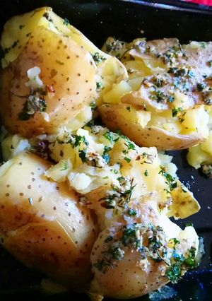Una foto de Papas aplastadas sabrosas