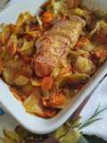 Petto di pollo arrosto su letto di patate e carote