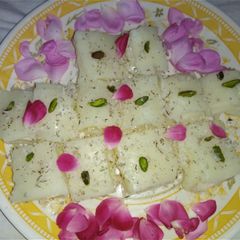 A picture of Tikhur ka slice halwa.