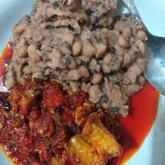 A picture of Cooked beans with fish sauce.
