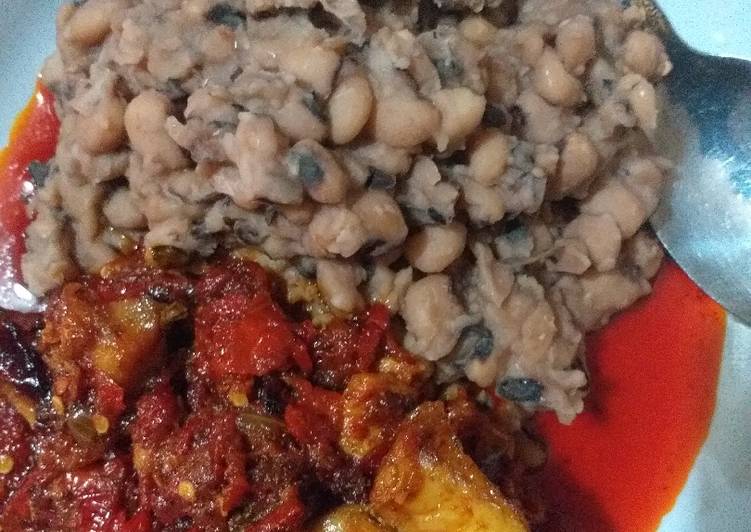 Cooked beans with fish sauce