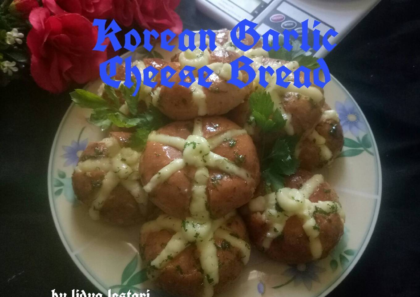 Korean Garlic Cheese Bread