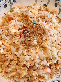 簡易鮭魚蛋炒飯 的食譜成品照片