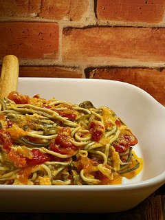 Una foto de Revuelto de gulas y pimientos