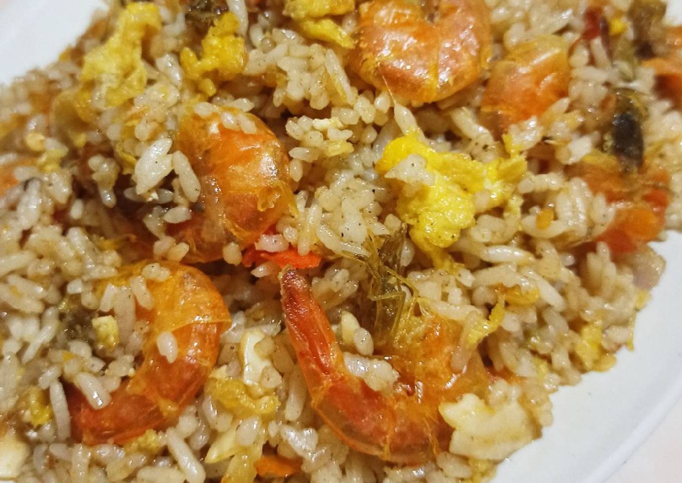 Nasi goreng udang telur