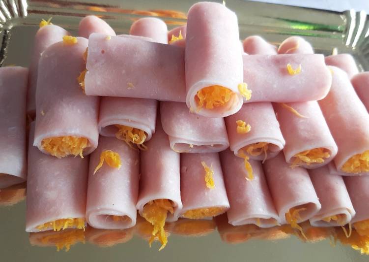 Aperitivo roll de huevo hilado