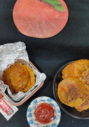 यम्मी लेफ़्टोवर ब्रेड चीला/उत्तपम रेसिपी मुख्य फोटो