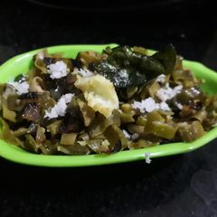 A picture of Chapparada awarekayi palya(flat beans palya).