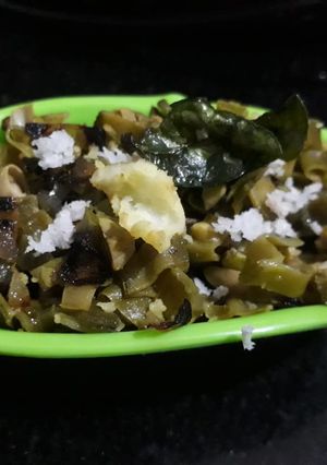 A picture of Chapparada awarekayi palya(flat beans palya).