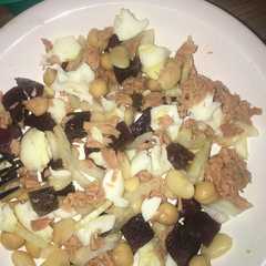 รูปของ Ensalada de atún#RecetasparaSemanaSanta