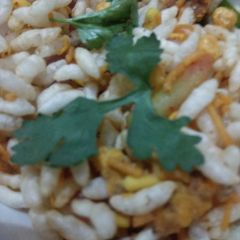 A picture of Bhel puri.