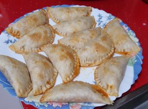 Una foto de Empanadillas de marisco y de Cabrales con manzana (para los muy amantes del queso)