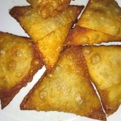 A picture of Chatkhara Samosa.