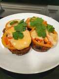 Tostas gratinadas trufadas