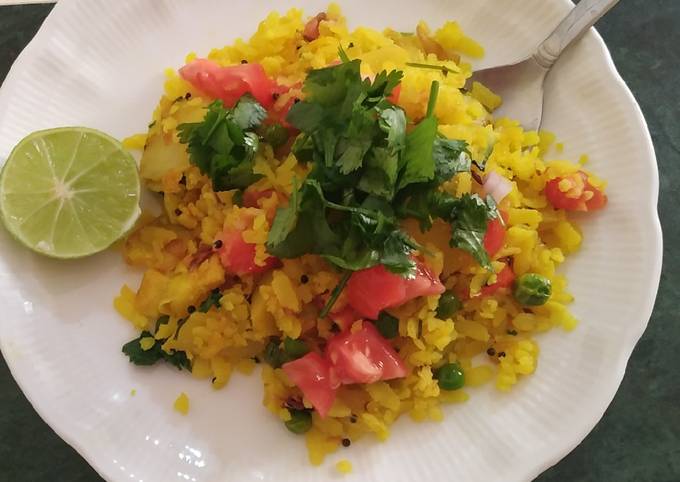 Recipe of Favorite Aloo matar poha