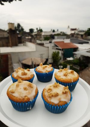 Una foto de Muffins con nueces🤤