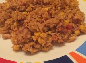 Una foto de Arroz chino con pollo