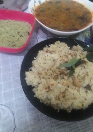 પોન્ગલ વીથ સામ્ભાર (pong al with sambhar Recipe in Gujarati) રેસીપી મુખ્ય ફોટો