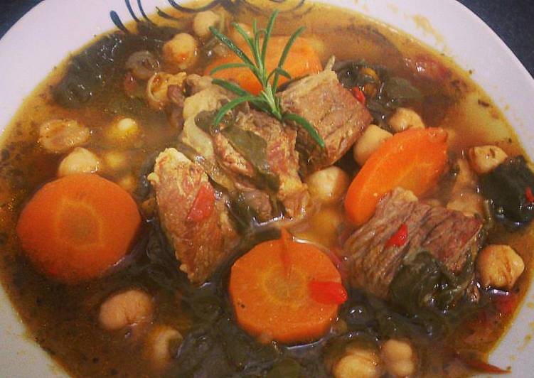 Grão de Bico com Espinafre e Costela Bovina - Tudogosreceitas