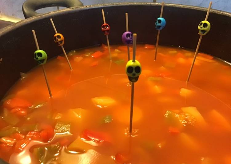 Comment Servir Soupe Halloween aux panais pommes de terre et poivrons