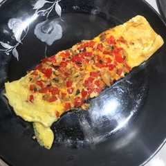 A picture of Claras de huevo con vegetales (desayuno rápido y delicioso).
