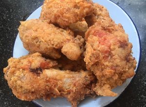 Hình của món Cánh gà tẩm bột chiên giòn.