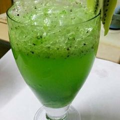 Honeydew kiwifruit smoothie A picture of Honeydew kiwifruit smoothie.