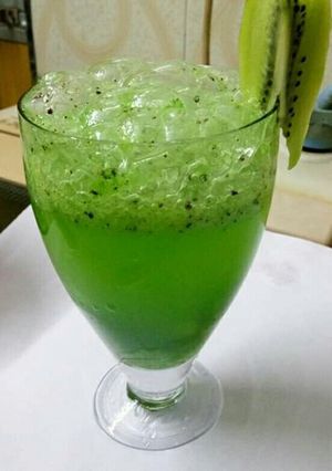 A picture of Honeydew kiwifruit smoothie.