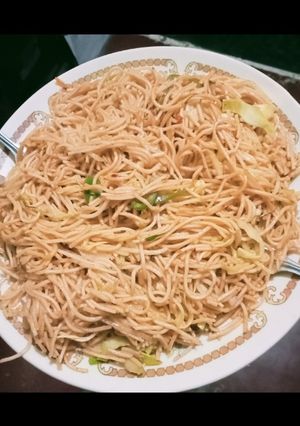 चाऊमिन (chowmein recipe in Hindi) रेसिपी मुख्य फोटो