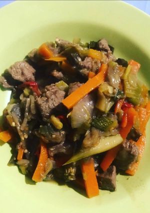 Una foto de Work de verduras y carne magra