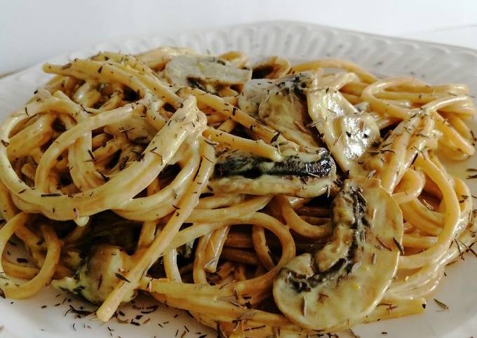 Spaghetti con champiñones y salsa de queso Receta de hoy_cocina_lisson  (Pilar) - Cookpad