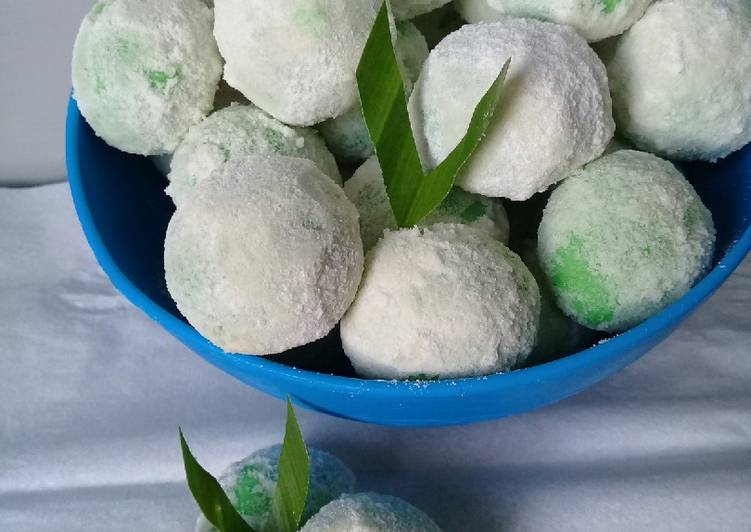 Easiest Way to Prepare Delicious Putri salju pandan