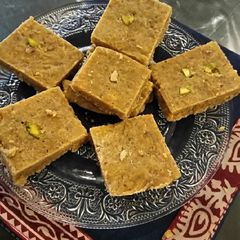 A picture of Besan ki coconut barfi.