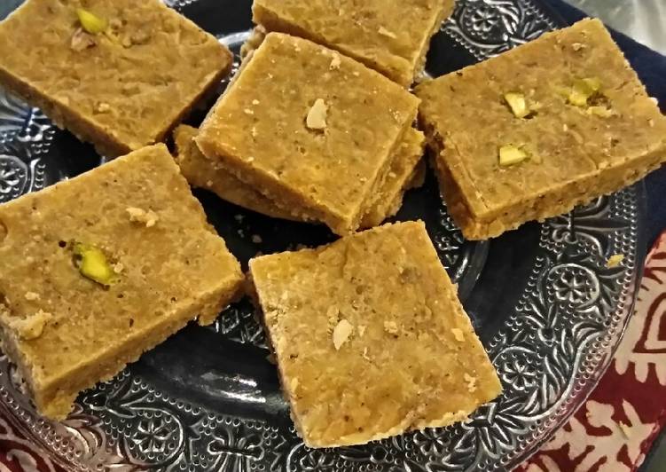 Besan ki coconut barfi