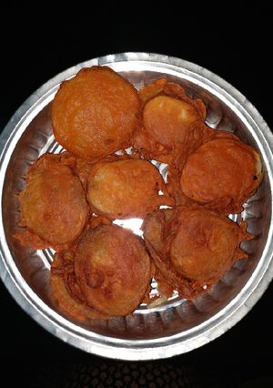 A picture of Potato Bajji.