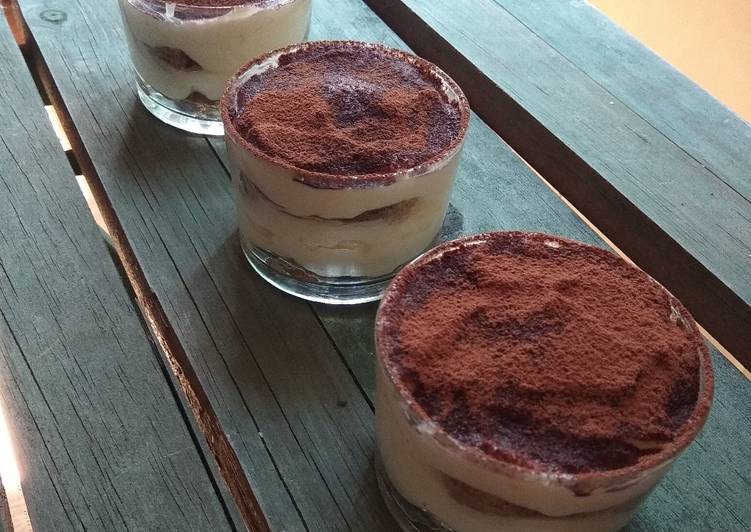 Tiramisù classico in eleganti monoporzioni