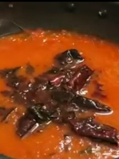 தக்காளி வெங்காயம் கடைசல்(THAKKALI VENGAYA KADAISAL RECIPE IN TAMIL) செய்முறை முக்கிய புகைப்படம்