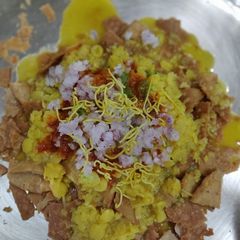 A picture of Dal Pakwan.