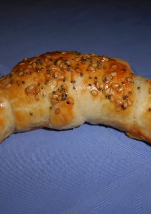 Une photo de Croissant pavot sésame et graines de courges#clo