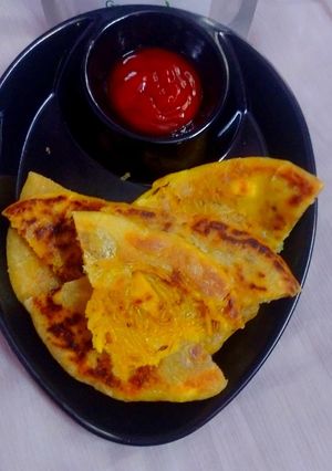 আচারী রাইস পরোটা (achaari rice paratha recipe in Bengali) রেসিপির প্রধান ছবি