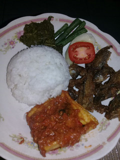 Foto resep Nasi lalapan penyet tahu