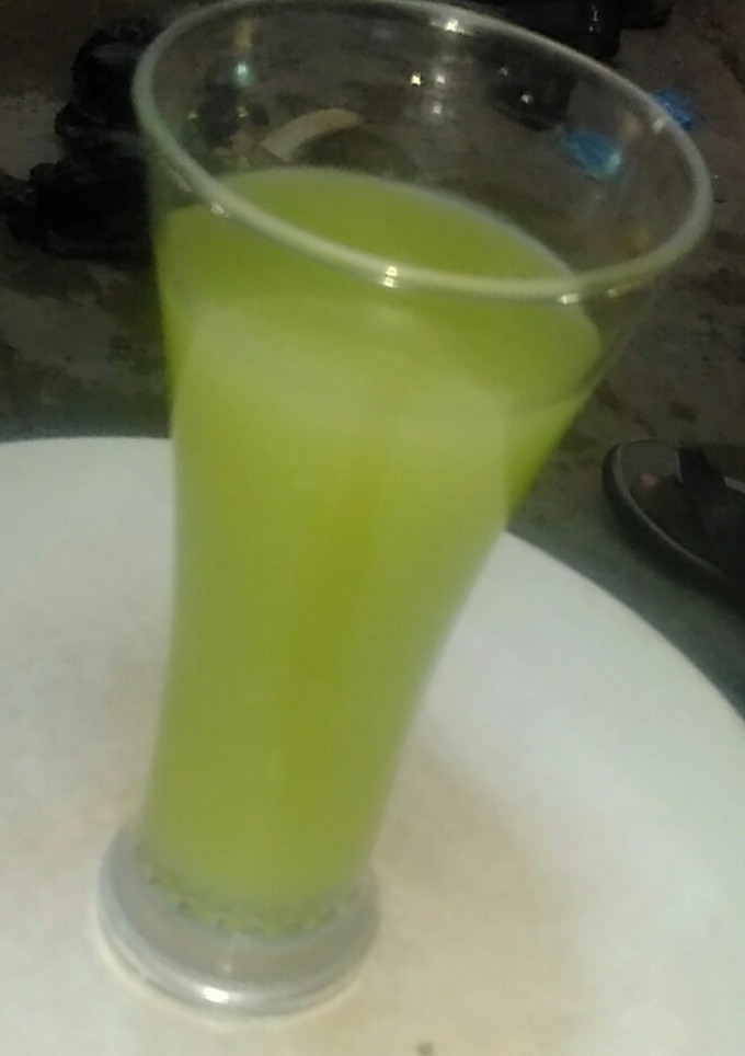 A picture of Cucumber and ginger drink.