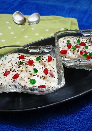 A picture of Creamy fruit shrikhand.
